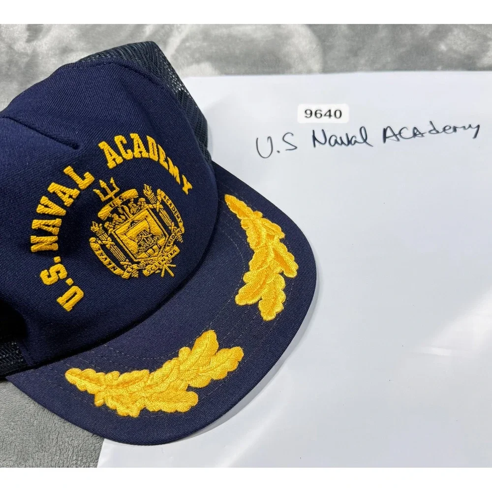 Vintage US Naval Academy Snapback Trucker Hat Navy Blue Mesh Crest Logo